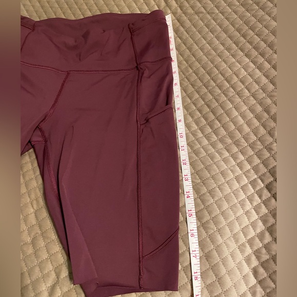 Lululemon Fast and Free Biker shorts 10” size 8 - Picture 5 of 9